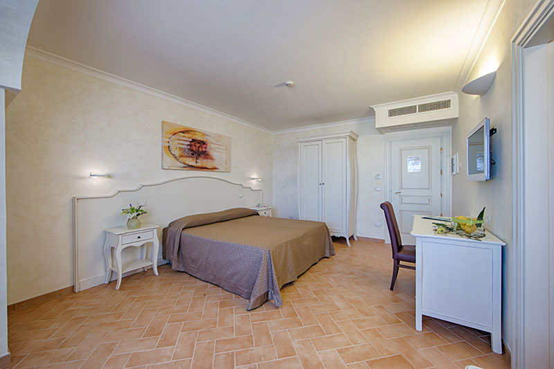 RELAIS MASSERIA CASELLI 4★