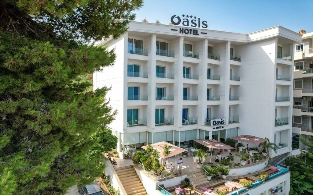 OASIS HOTEL 4★