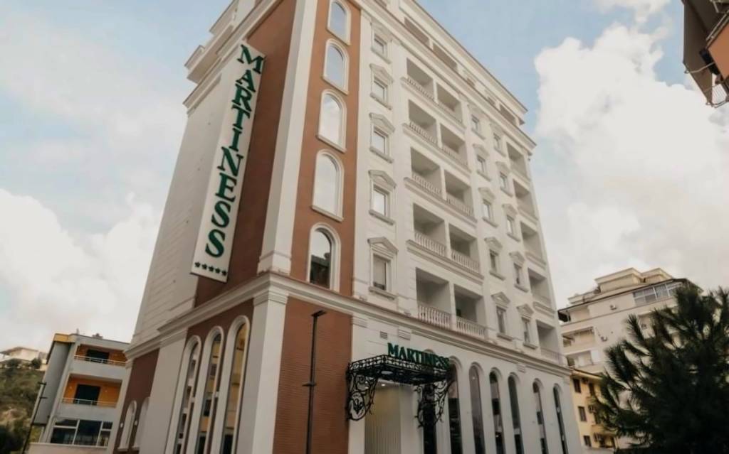 HOTEL MARTINESS 4★