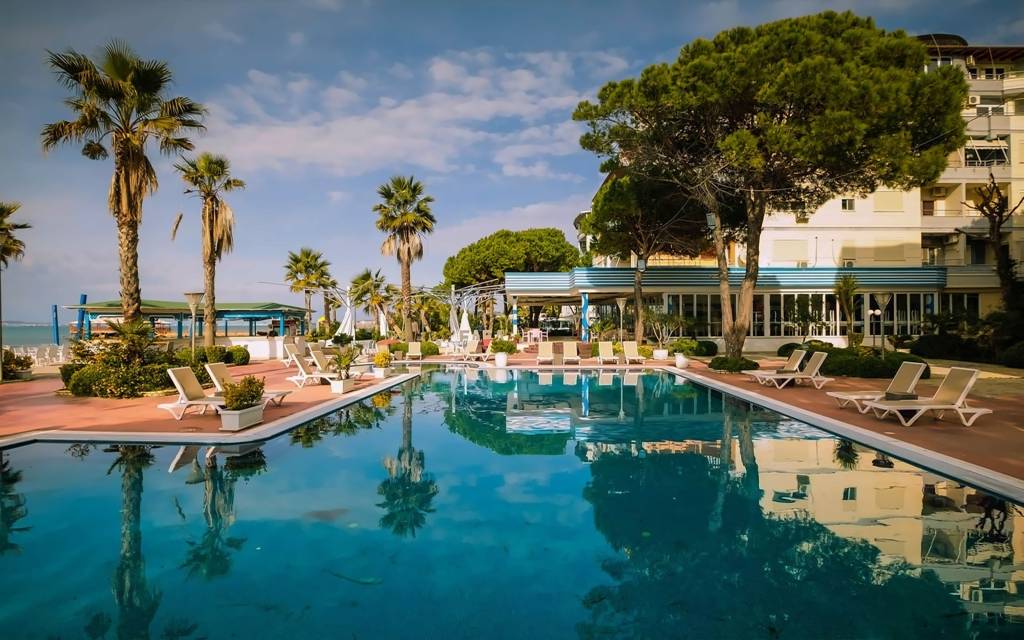 FA-FA BEACH HOTEL 4★