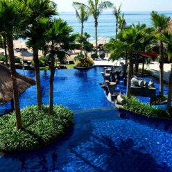 HOLIDAY INN RESORT BALI BENOA 5 ★