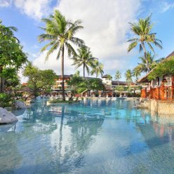 NUSA DUA BEACH HOTEL & SPA 5★
