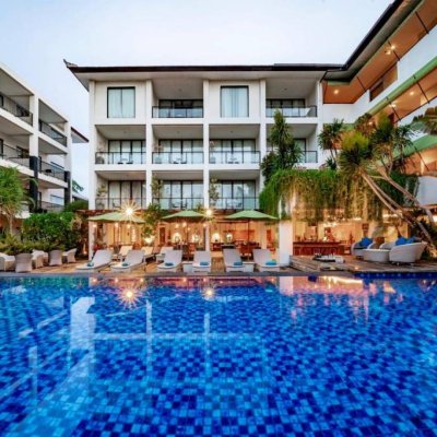 TAKSU HOTEL SANUR 4★