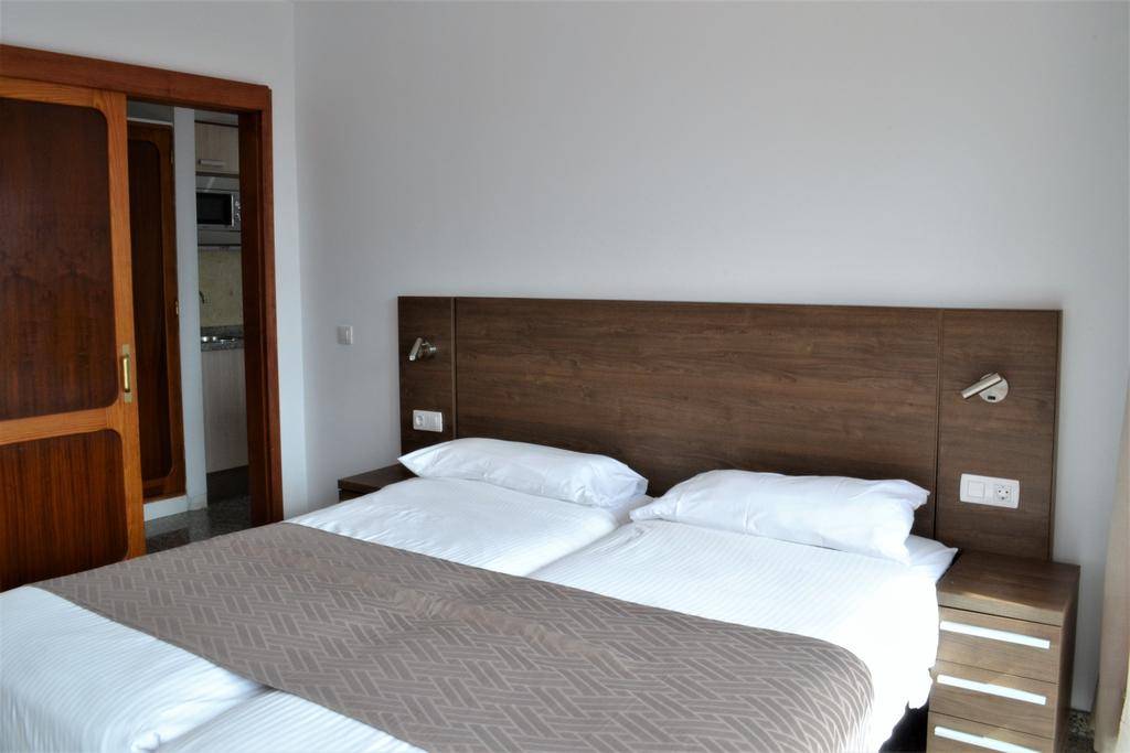 MONTEMAYOR APARTMENTS 1 ★