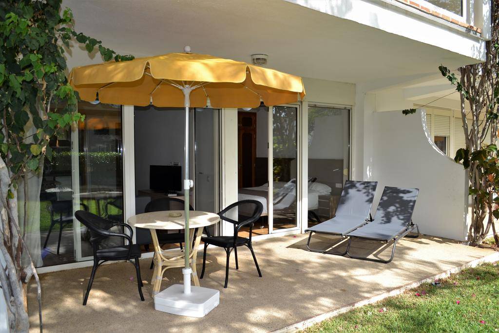 MONTEMAYOR APARTMENTS 1 ★