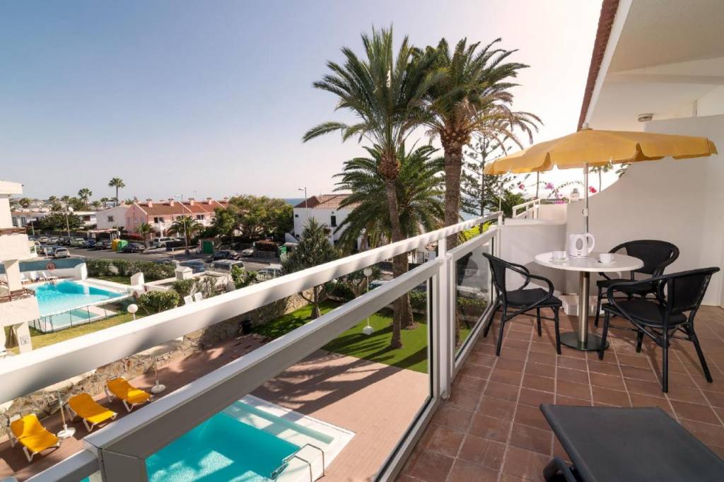 APARTAMENTOS MONTEMAYOR 1★