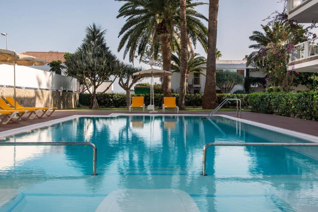 APARTAMENTOS MONTEMAYOR 1★