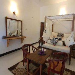 MAMBO BEACH VILLAS 4★