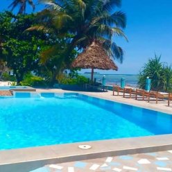 MAMBO BEACH VILLAS 4★