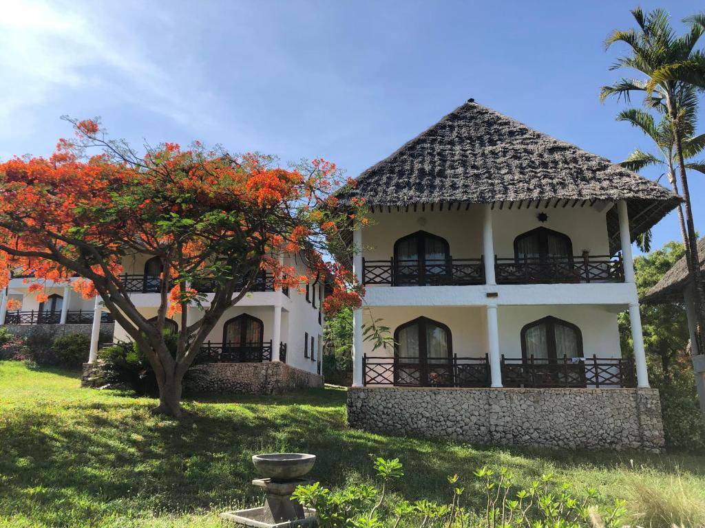 BLUEBAY BEACH RESORT & SPA 5★