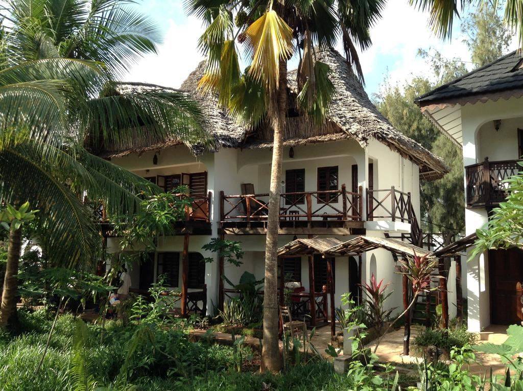LANGI LANGI BEACH BUNGALOWS 3★
