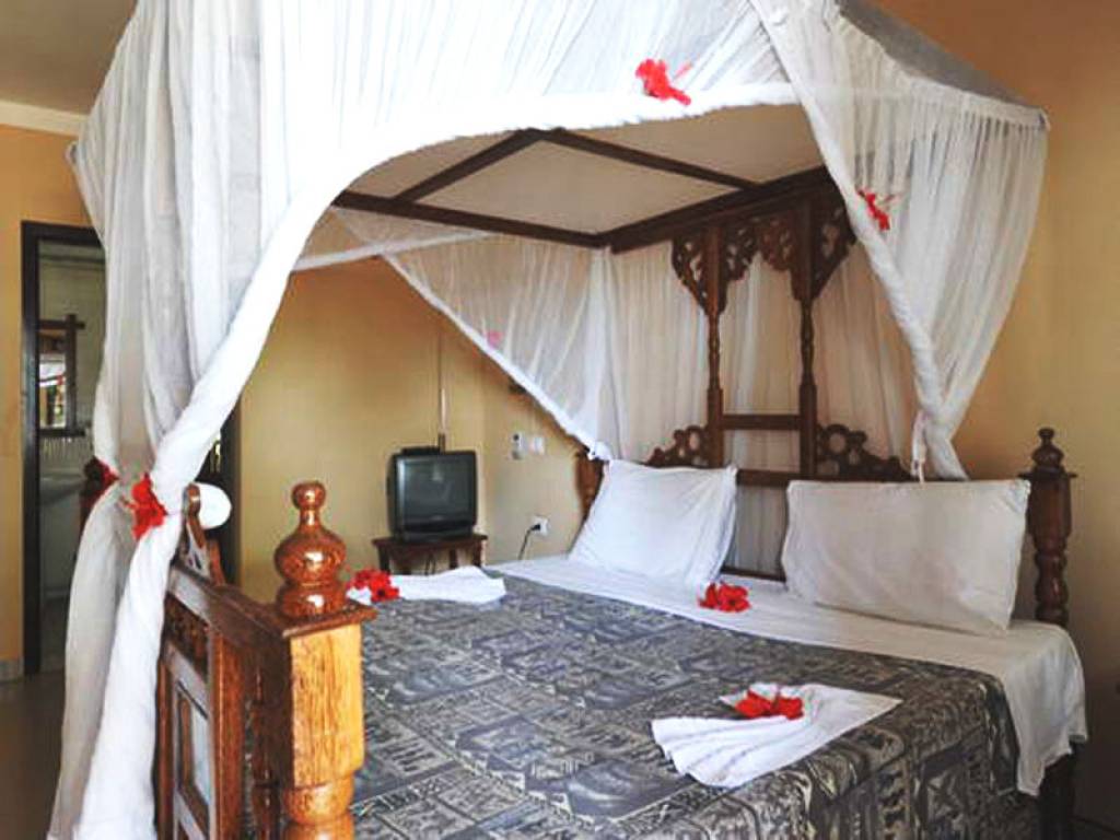 PALUMBOREEF BEACH RESORT 4★