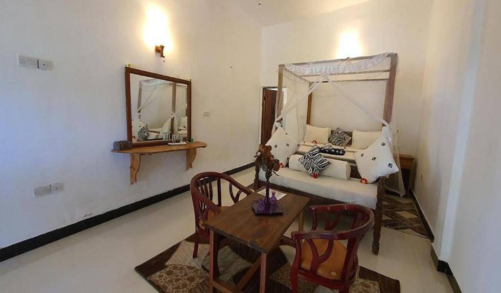 MAMBO BEACH VILLAS 4★