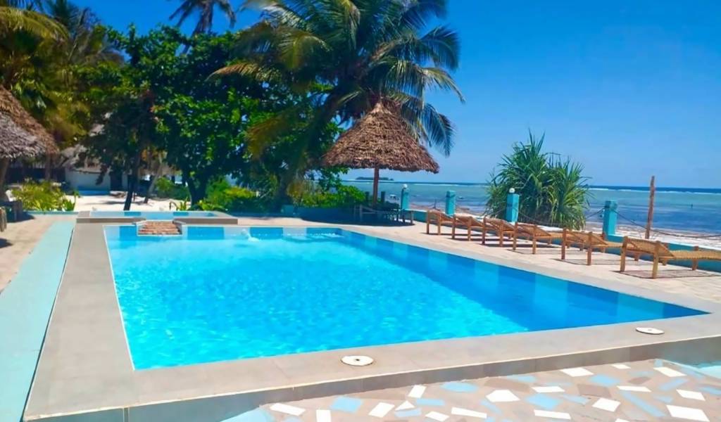 MAMBO BEACH VILLAS 4★