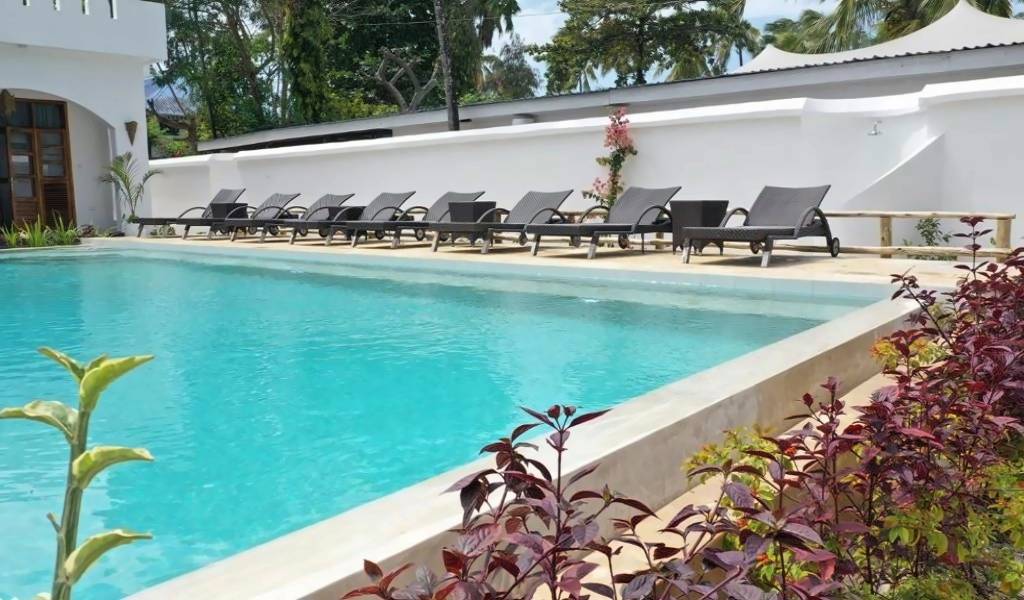 THE GOLDEN BLUE HOTEL 4★