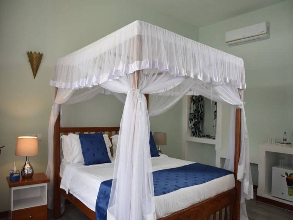 THE GOLDEN BLUE HOTEL 4★