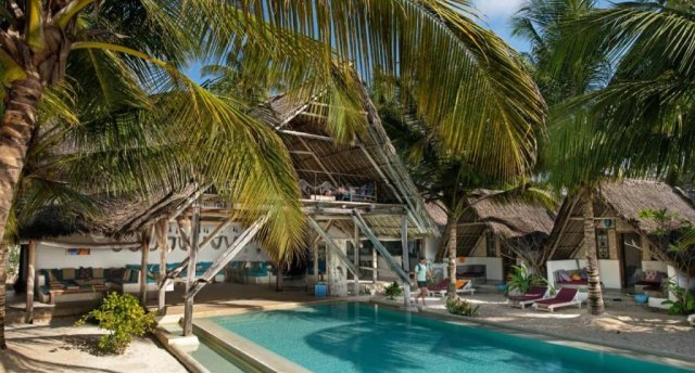 NUR BEACH HOTEL (tikai no 12+) 3★