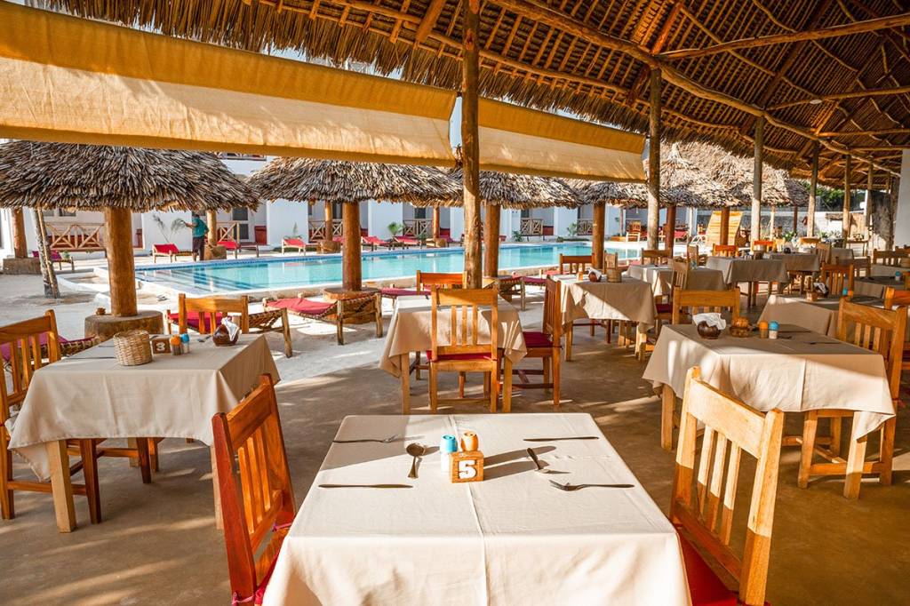 AHG SUN BAY MLILILE BEACH HOTEL 4★