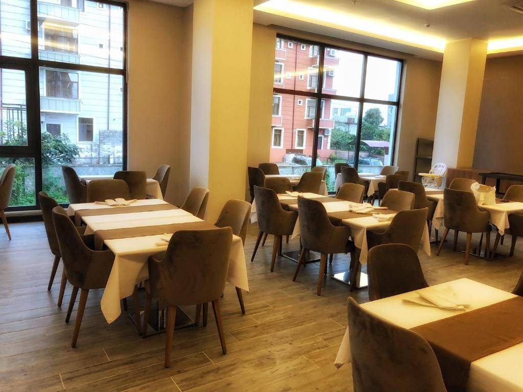 POINT INN (EX. CITY HOTEL AIRPORT HWY) 4★