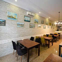 AURA BOUTIQUE SPECIAL CAT. 4★