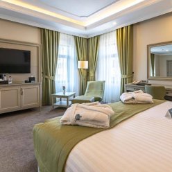 LONDON 1889 HOTEL (EX. DIVAN SUITES BATUMI) 4★