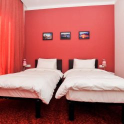 PIAZZA FOUR COLOURS 4★