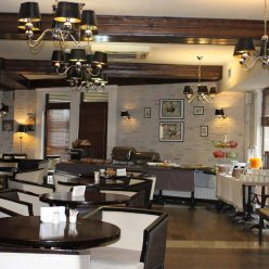 PIAZZA FOUR COLOURS 4★