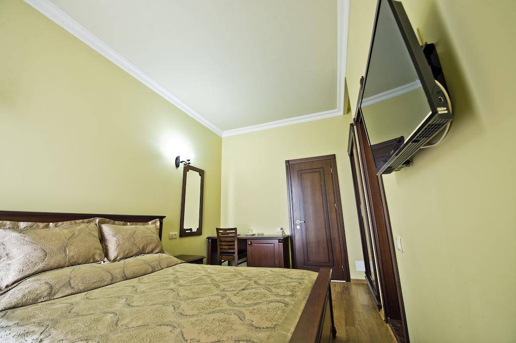 EIFFEL HOTEL BATUMI 3★