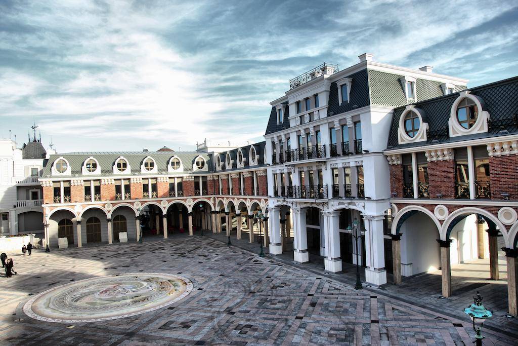 PIAZZA FOUR COLOURS 4★