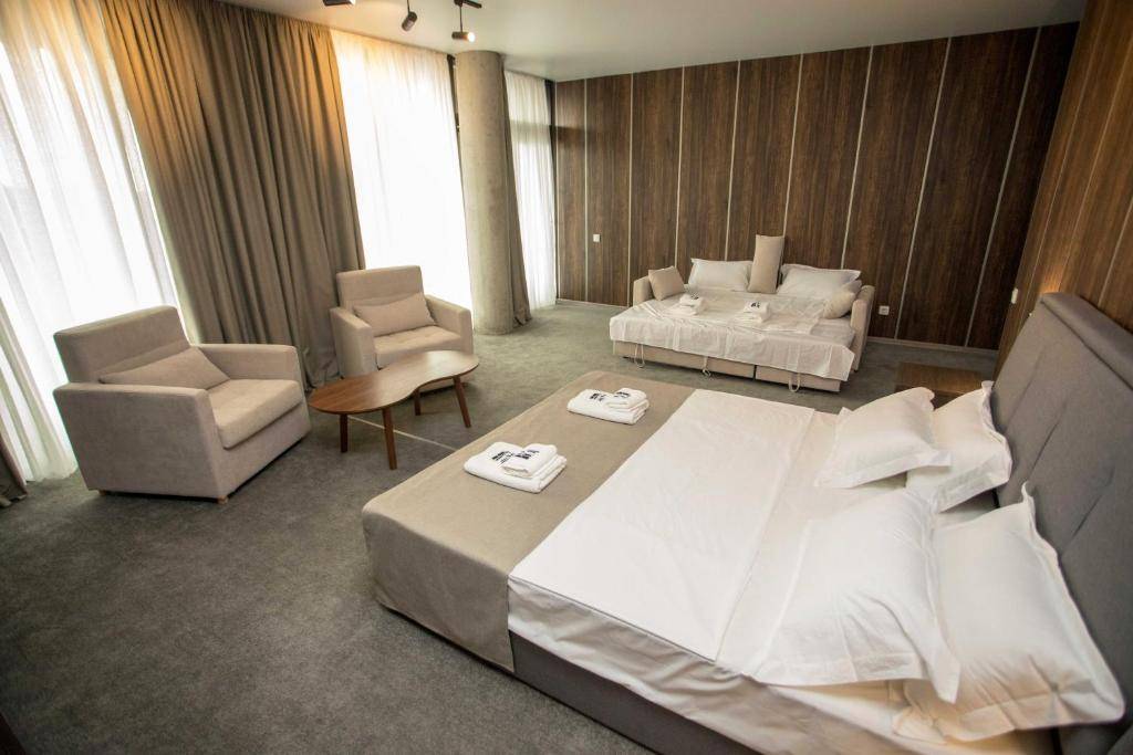 HOTEL NOBILIS HALL 4★