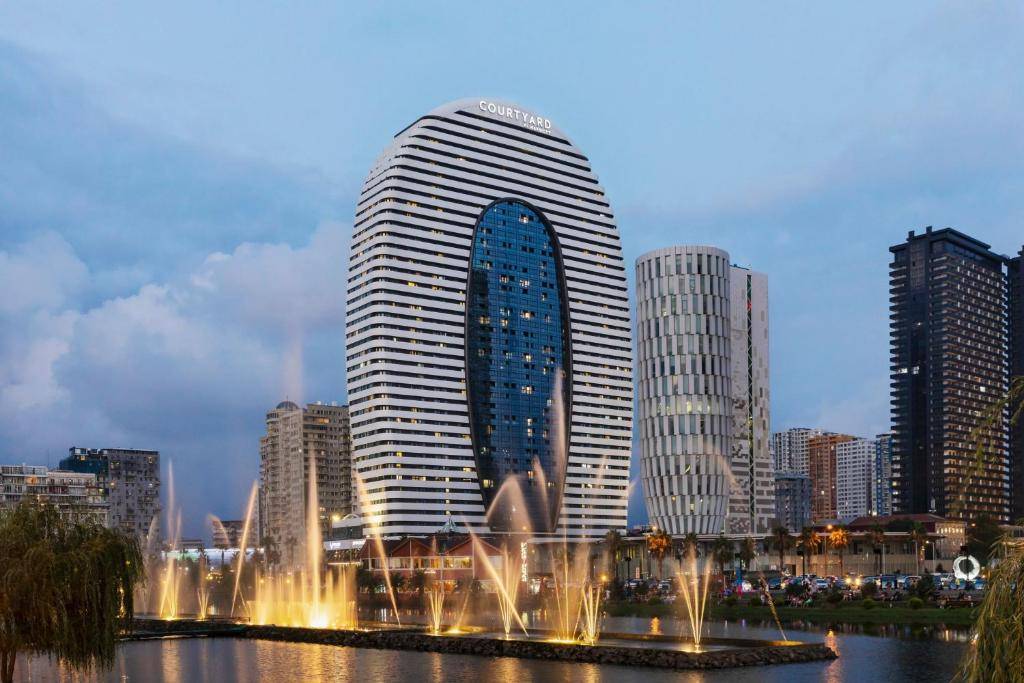 COURTYARD BATUMI BY MARRIOT 3★