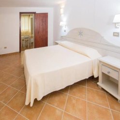 COLONNA BEACH HOTEL&RESIDENCE 4★