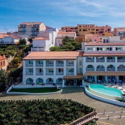 MORESCO (SANTA TERESA DI GALLURA) 4★