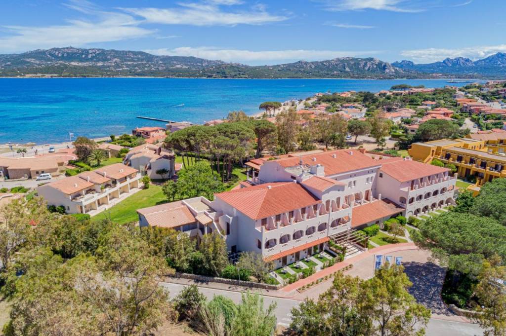 BLU HOTEL LACONIA VILLAGE 4 ★