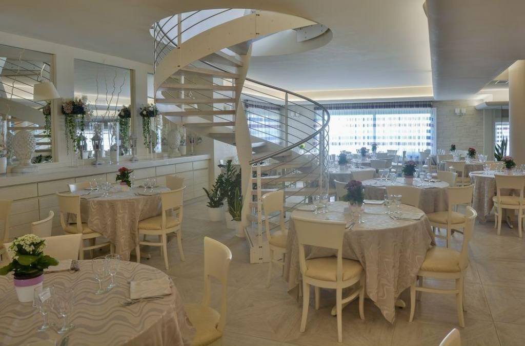 SCOGLIO DELLA GALEA RESORT (CAPO VATICANO) 4★