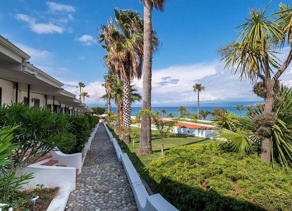 ALBATROS RESIDENCE SPECIAL CAT.