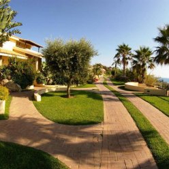 VILLAGGIO CALA DI VOLPE (CAPO VATICANO) 4★