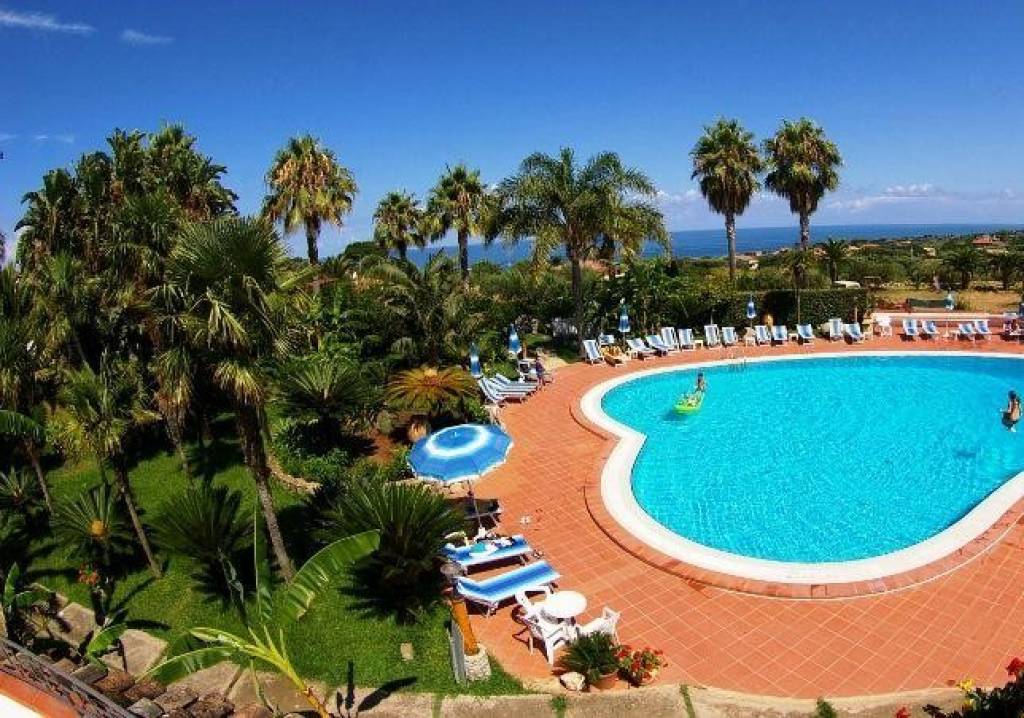 COSTA AZZURRA HOTEL & RESIDENCE 3★