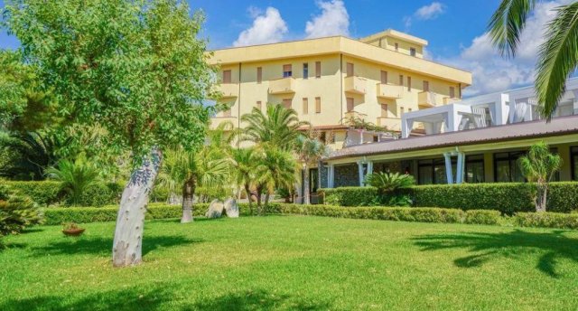 HOTEL RESIDENCE SCIARON 3★
