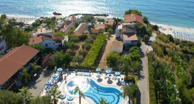 TONICELLO RESORT & SPA (CAPO VATICANO) 4★