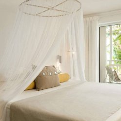 TROPICAL ATTITUDE 3★