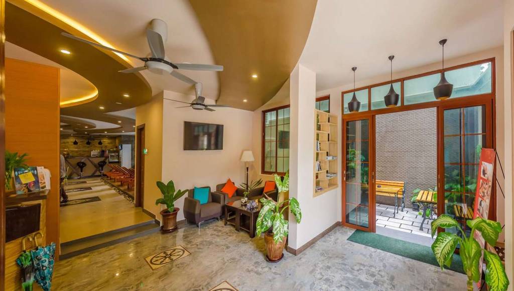 TRITON BEACH HOTEL & SPA 3★