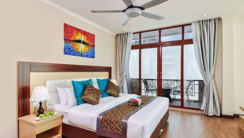 TRITON BEACH HOTEL & SPA 3★