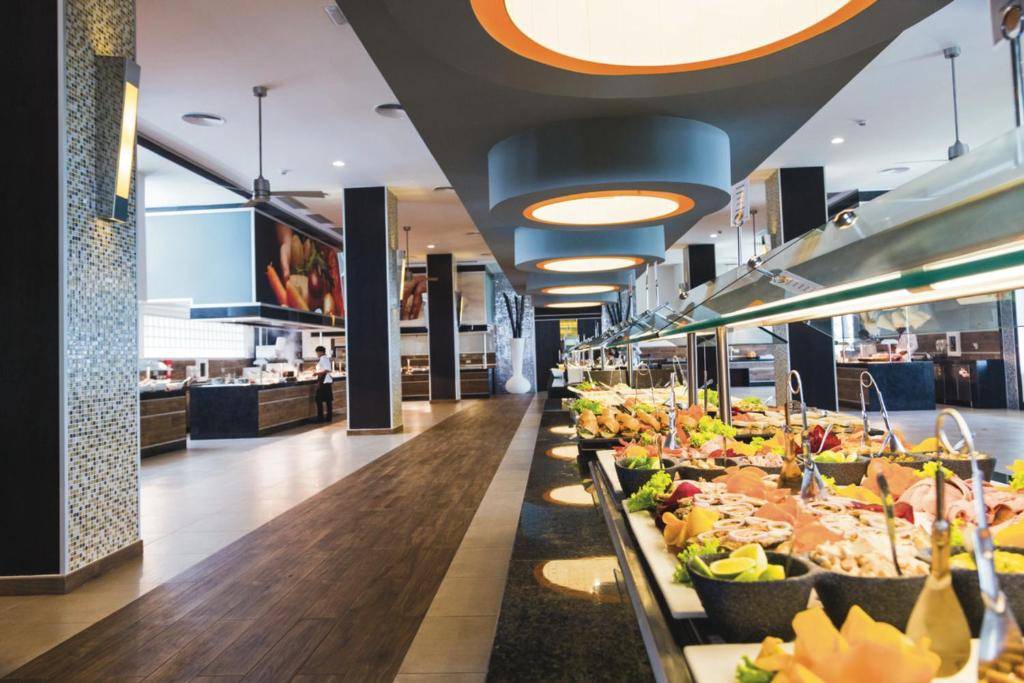 RIU REPUBLICA (tikai pieaugušajiem) 4★