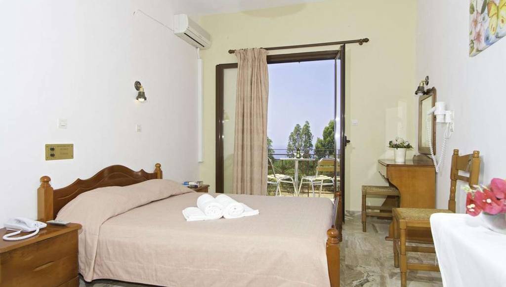 KARAVADOS BEACH HOTEL & BUNGALOWS 3★