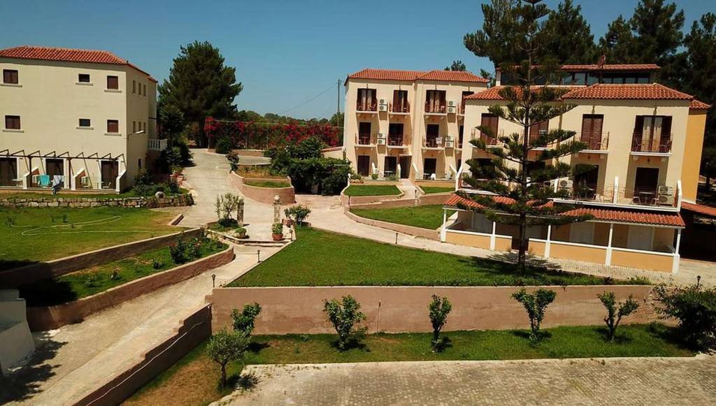 KARAVADOS BEACH HOTEL & BUNGALOWS 3★