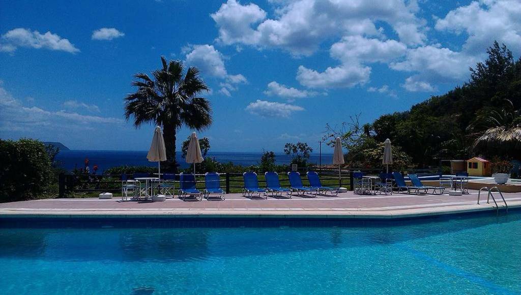 KARAVADOS BEACH HOTEL & BUNGALOWS 3★