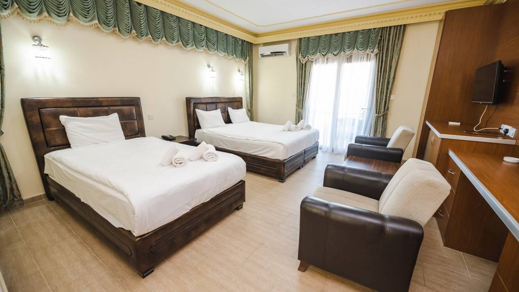 RIVERSIDE GARDEN RESORT 4★