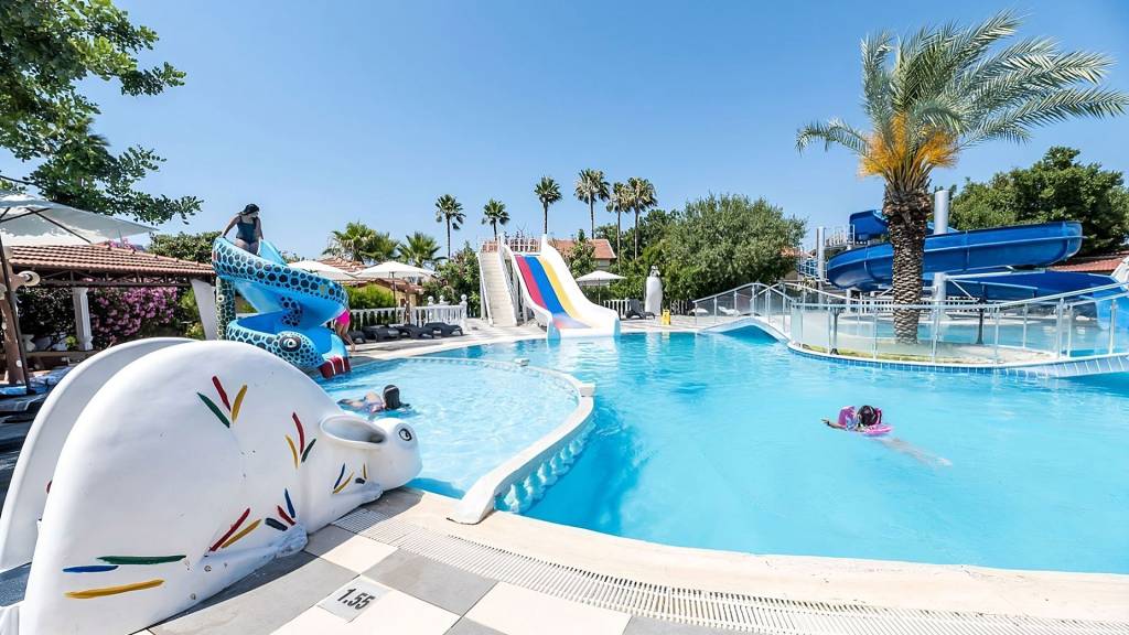 RIVERSIDE GARDEN RESORT 4★