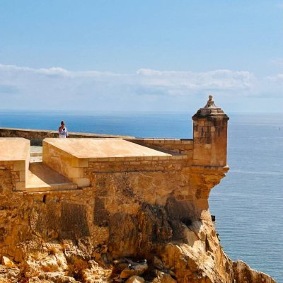 Costa Blancas piekraste Vidusjūras pērle Spānijā
